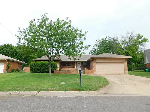 1228 Bryn Mawr Pl Photo 1