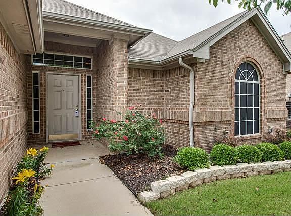 3rd image of 813 La Sierra Ct