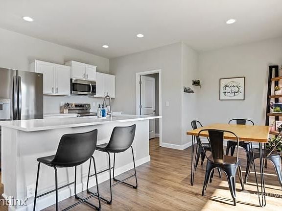 4th image of 19214R 20th Avenue Ct E