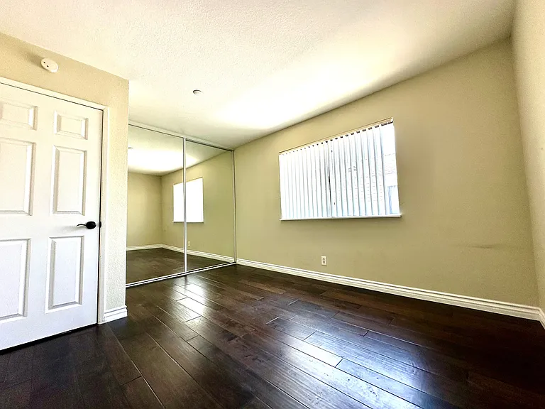 417 Genoa St — Photo 6