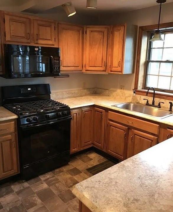 1st image of 44 Phillips Ct Unit 44
