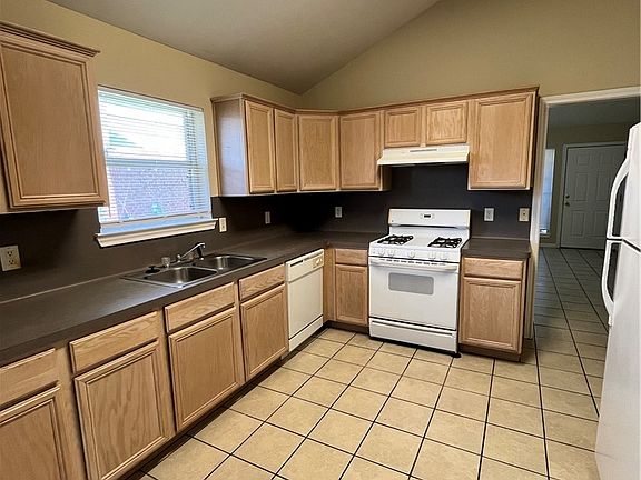 5th image of 2404 Antelope Ln