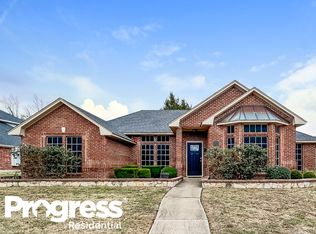 704 Fox Glen Rd, Lancaster, TX 75146