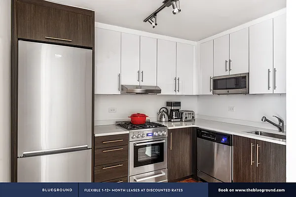 Rented by The Blueground | media 22