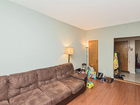5th image of 254 Clendenny Ave APT 2