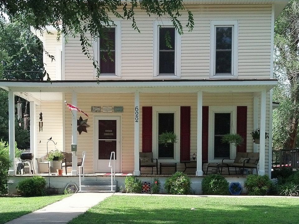 1st image of 622 E 11th Ave