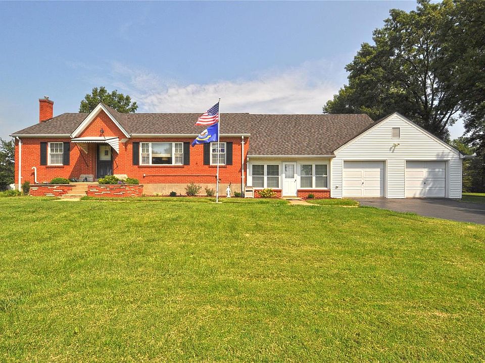 1st image of 145 Pioneer Dr