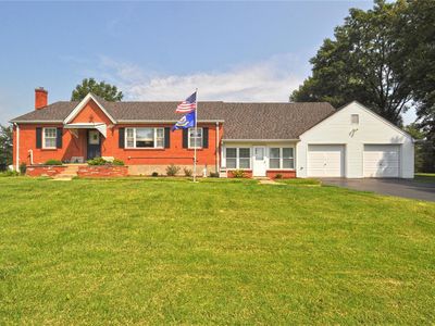 145 Pioneer Dr, Saint Louis, MO, 63129