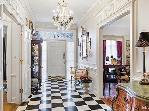 3rd image of 11 Chatfield Place Rd