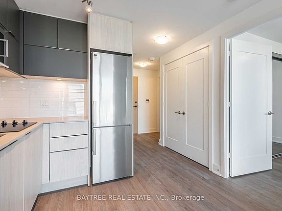 3rd image of 1 Belsize Dr #424