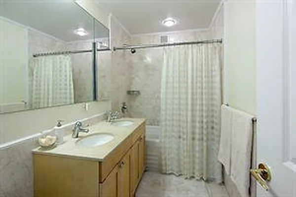 Rented by ONE Manhattan Real Estate | media 12