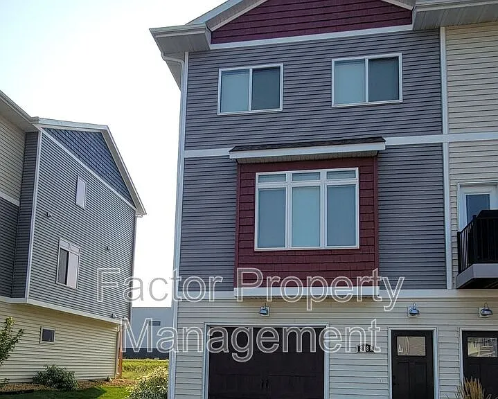 2188 Rolling Green Trl — Photo 1