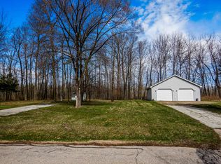 1887 Cottage Rd, Little Suamico, WI 54141