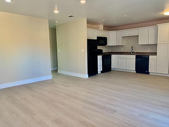 3rd image of 3510 Brookdale Dr