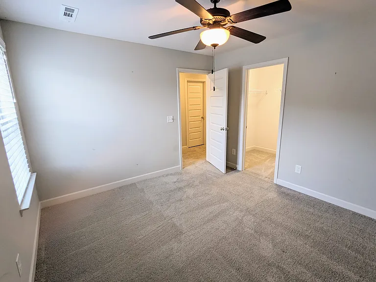 2748 Cloister Ln — Photo 24