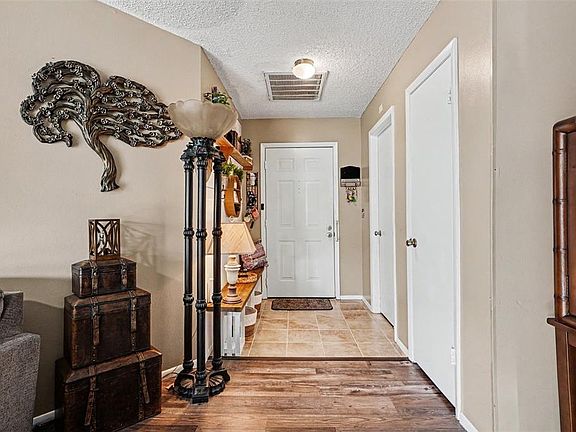 4th image of 1555 Harbor Way