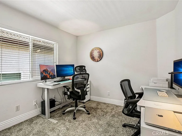 24882 Oxford Dr — Photo 22