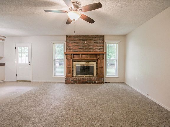 5th image of 13713 S Hickory St E