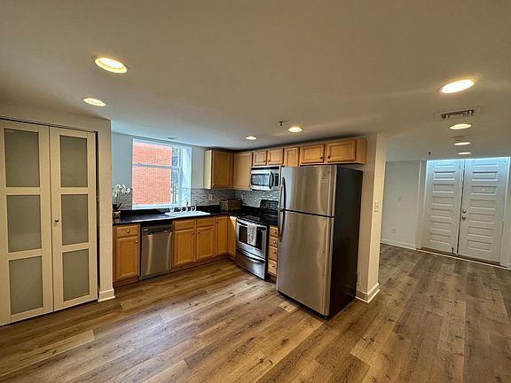2nd image of 209 N 19th St #U22