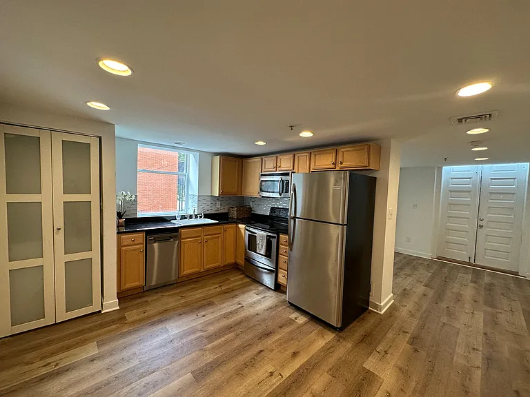209 N 19th St #U22 — Photo 2