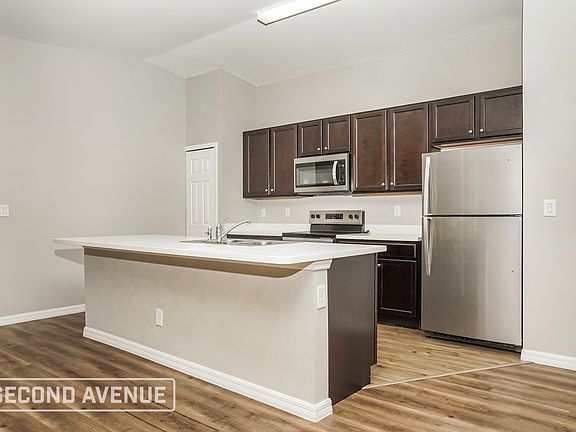 4th image of 120 Troutdale St