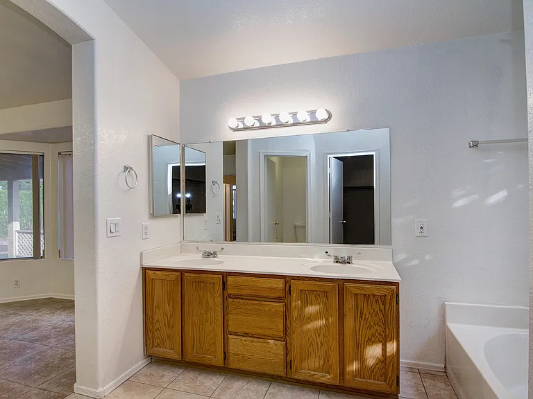 Palo Verde Homes - 6607 89th Ave — Photo 19