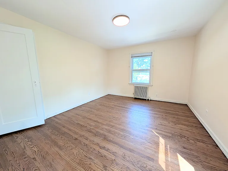 139 Eastern Way #2R — Photo 6