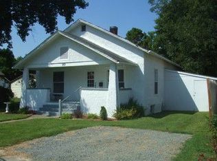 913 S 13th St, Herrin, IL 62948