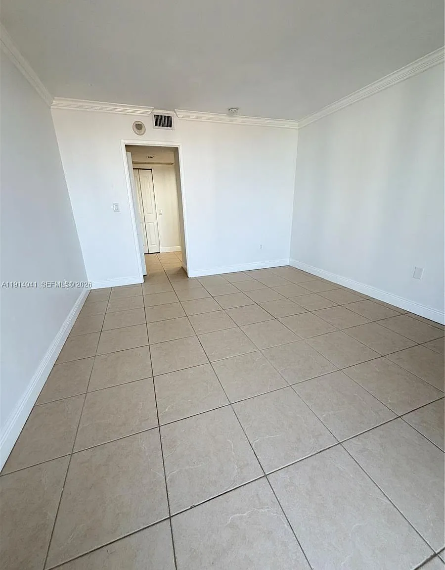 2 bed, 1092 sqft, $2,800 — Photo 4