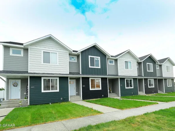 895 Thames Ct, Grand Forks, ND 58203