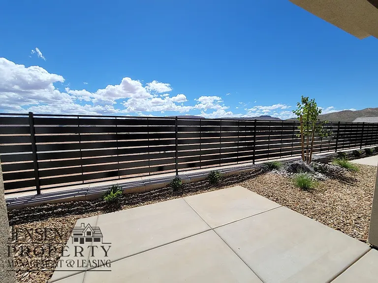 515 S Stewart Creek Cv — Photo 29