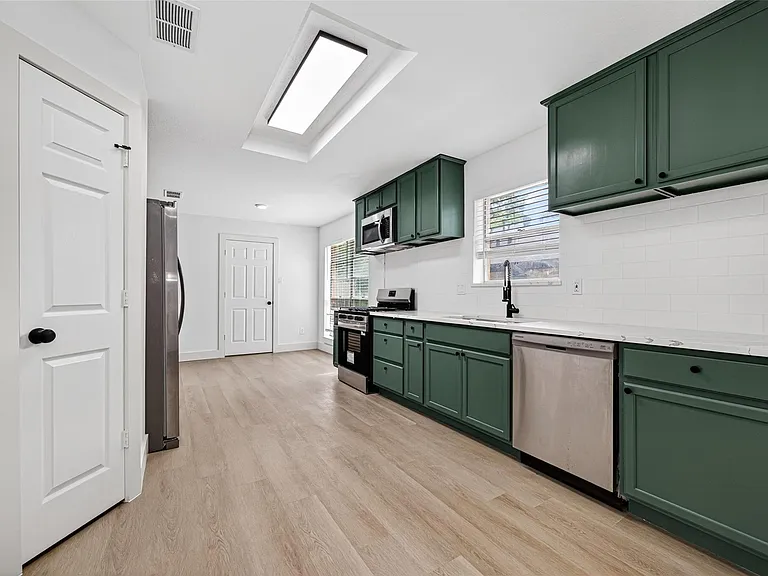 1834 Shadow Rock Dr — Photo 10