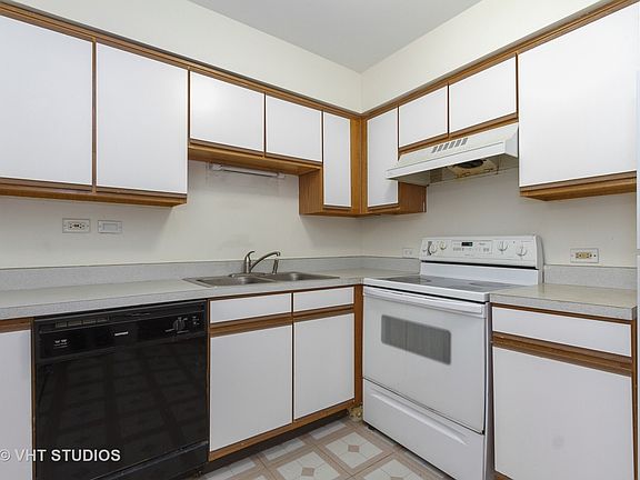 4th image of 17975 Amherst Ct APT 203