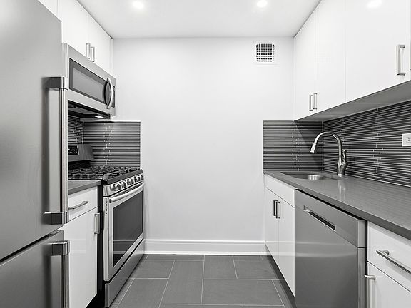 5th image of 222 E 19th St #2J