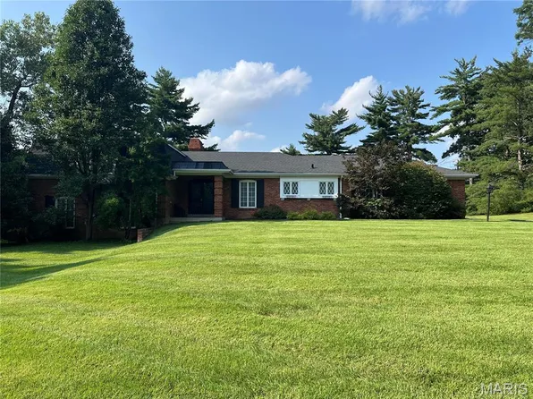 11631 Fallbrook Dr, Saint Louis, MO 63131