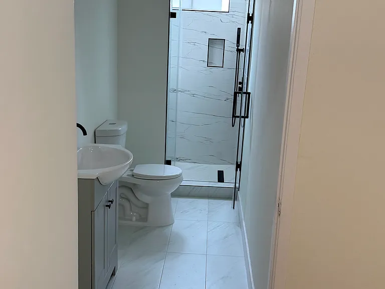 737 N Ridgewood Pl #741-1/2 — Photo 8