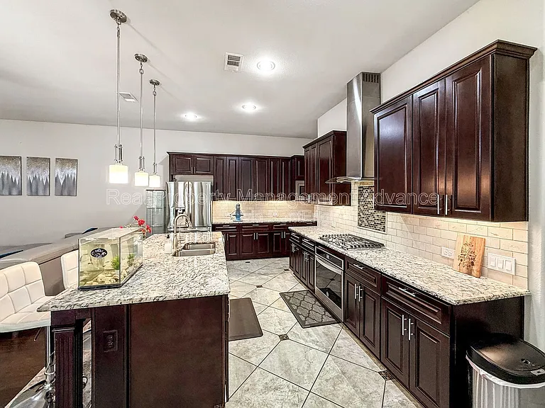 9209 Guadalupe St — Photo 11