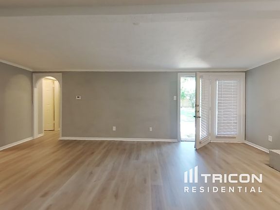 4th image of 3328 Woodthrush Ln