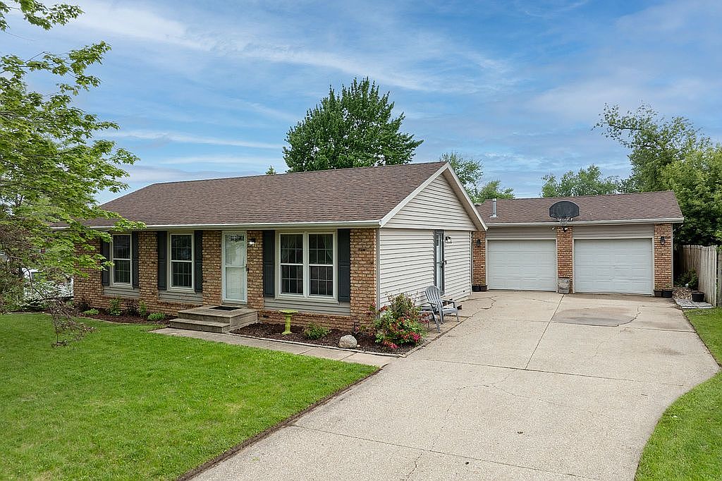 3530 Dunham Dr SW, Cedar Rapids, IA 52404 | Zillow