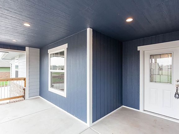 4th image of 1140 Red River Cir