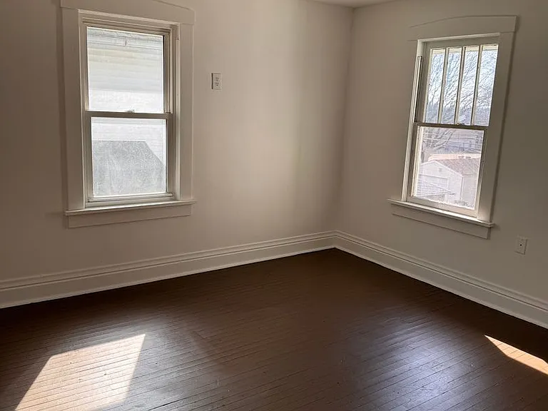 534 S Oakland Ave — Photo 8