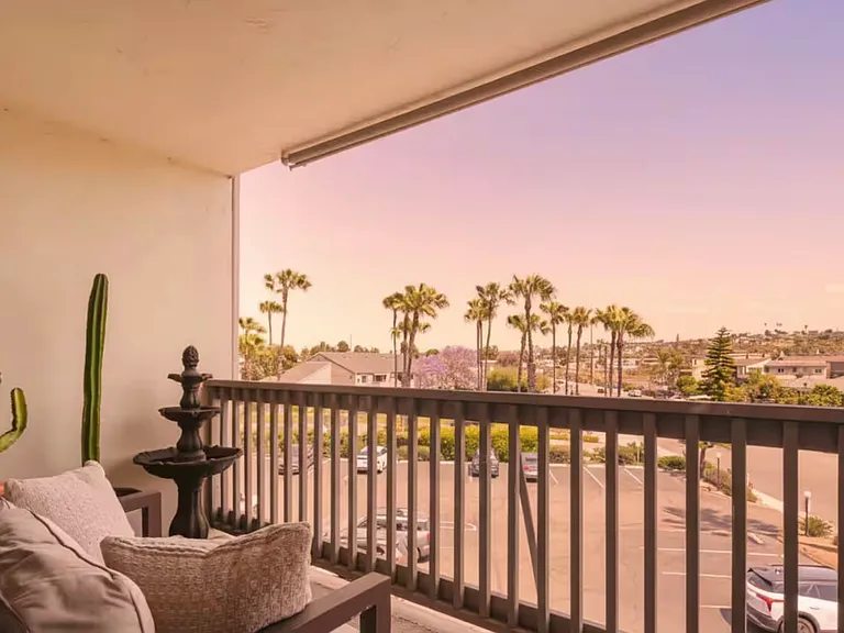 4444 W Point Loma Blvd #32 — Photo 1