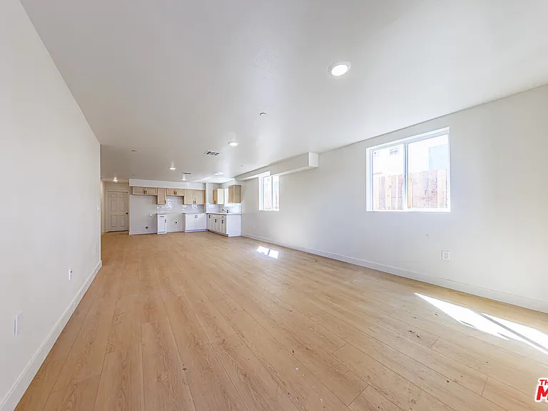 1640 Murchison St — Photo 4