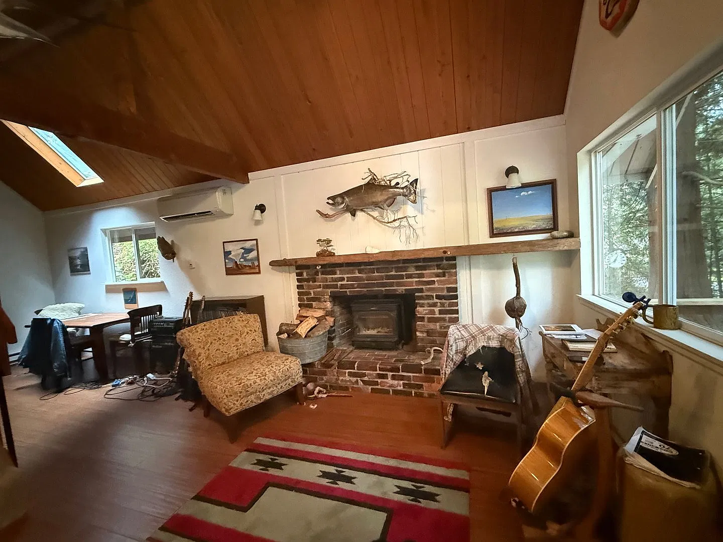 Cozy Cabin in Shore Woods Neighborhood — Photo 3