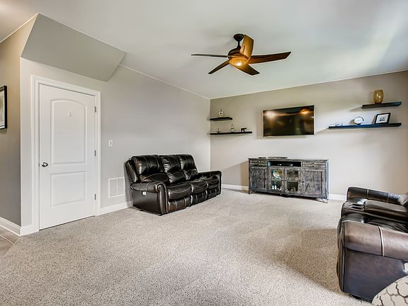 4th image of 1100 Weston Way
