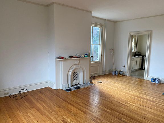 3rd image of 230 Joslen Blvd #4