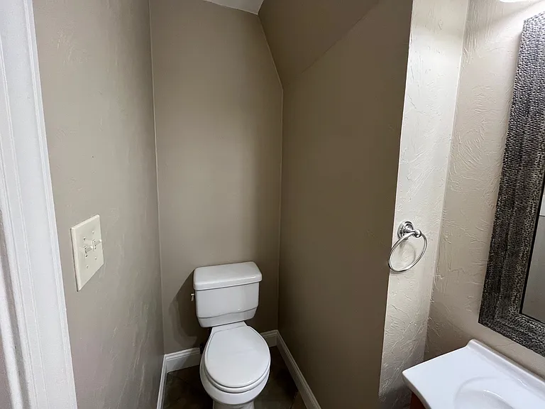 6368 Morrowfield Ave — Photo 7