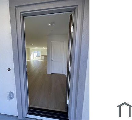 4th image of 5211 Arroyo St