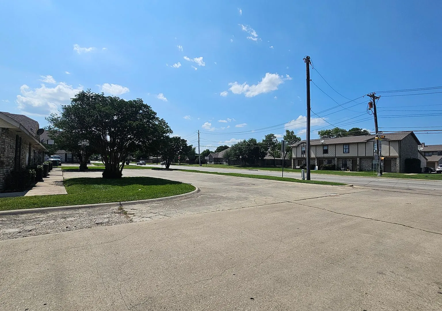 544 - 550 E. Windsor Dr. — Photo 2