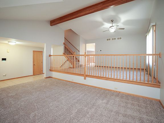 5th image of 7648 Newfield Ln